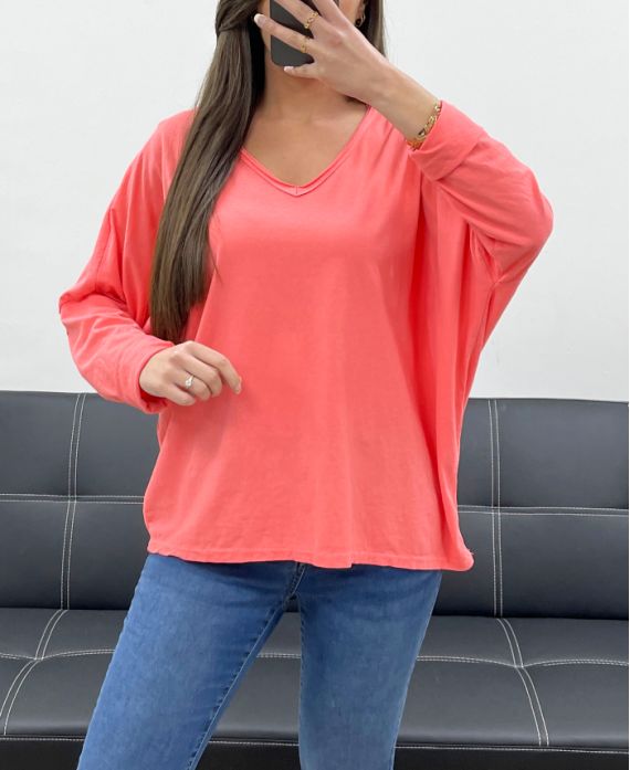 T-SHIRT OVERSIZE IN COTONE CON SCOLLO A V PE0782 CORALLO