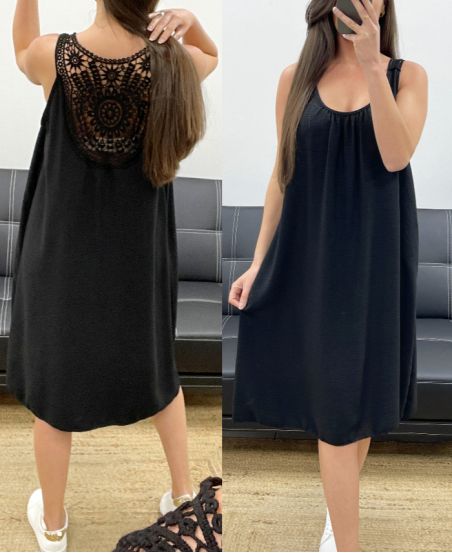 SUKIENKA OVERSIZE Z HAFTEM NA PLECACH PE815 CZARNA