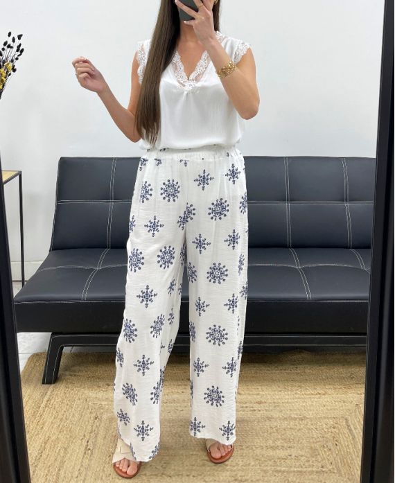 BESTICKTE HOSE PE2214 WEISS