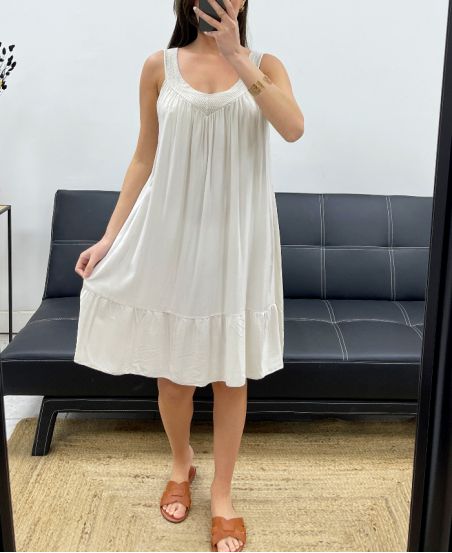 AUSGESTELLTES KLEID MIT DURCHBROCHENEM AUSSCHNITT PE1147 BEIGE