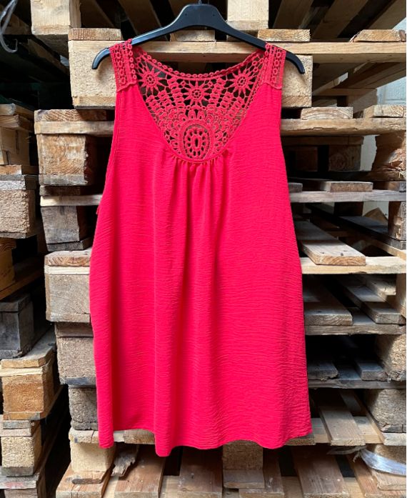 OVERSIZE-STICKEREI MIT FLIESSENDEM RÜCKEN SS1100 ROT
