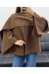 MET CHOCOLADE GEDRAPEERDE CAPE AH255220