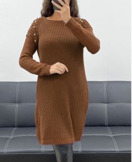 CZEKOLADOWY SWETER Z DZIANINY Z KORALIKAMI W KOLORZE CZEKOLADOWYM AH2555094