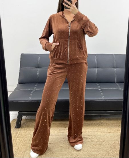 HOODED VEST + 2-POCKET TROUSERS SET WITH CHOCOLATE STUDDED VELVET AH36382