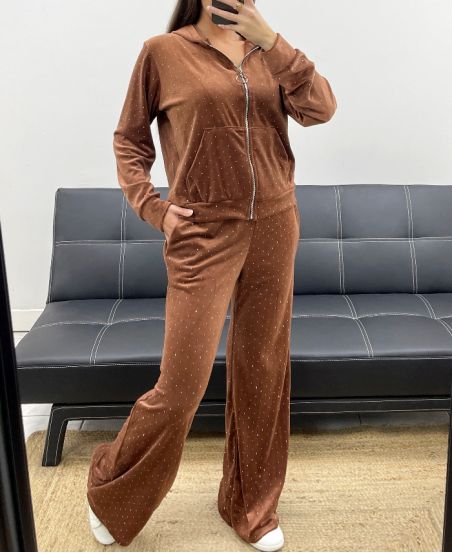 HOODED VEST + 2-POCKET TROUSERS SET WITH CHOCOLATE STUDDED VELVET AH36382