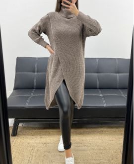 DŁUGI, DRAPOWANY SWETER AH250609 KOLORZE TAUPE