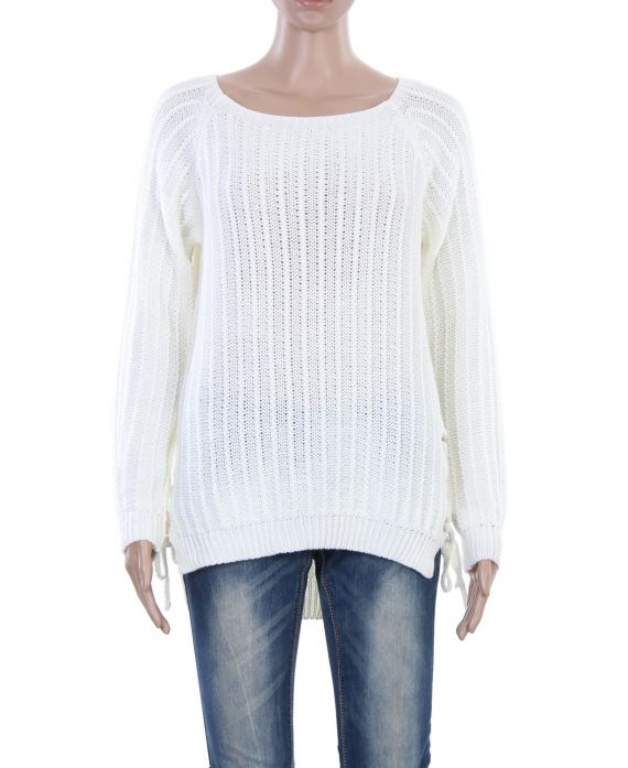 PULL A LACET AVEC OEILLETS BLANC P3035