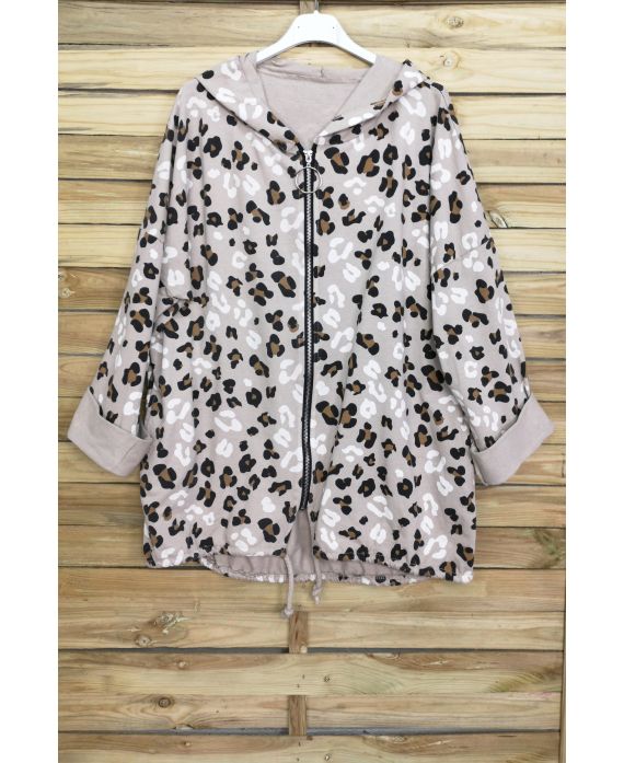 LA CHAQUETA TIENE CAPUCHA 3072 BEIGE