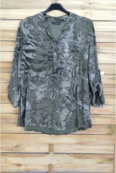 BLOUSE PRINT-RONDE HALS IS VOORZIEN VAN KNOPPEN 4036 MILITAIRE GROEN