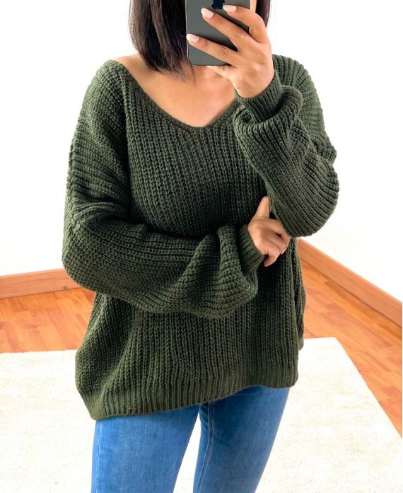 PULLOVER CON SCOLLO A V 952 VERDE MILITARE