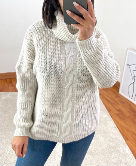 Beżowy sweter z okrągłym dekoltem A100